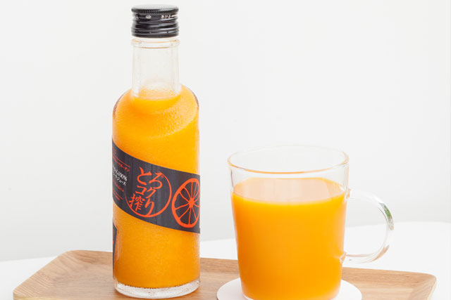 １００％和歌山県産みかんストレート果汁の「とろコク搾り」